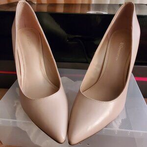 Classic BCBG Pump